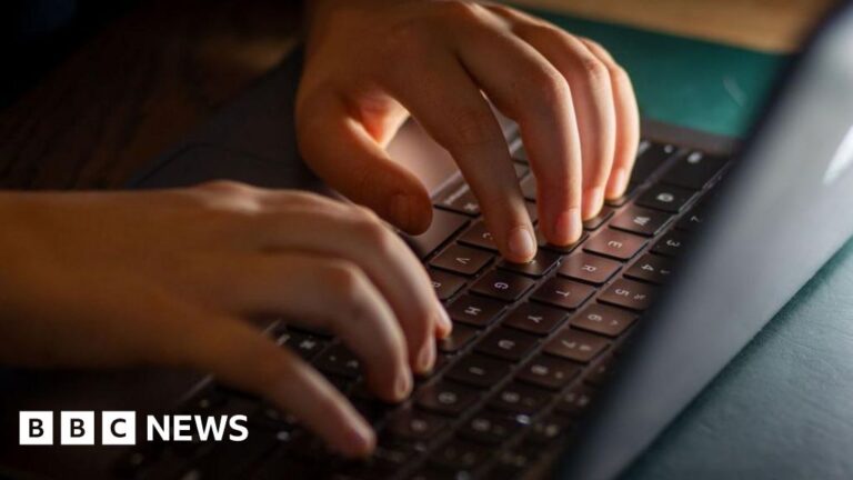 Bereaved families call for inquiry after suicide website warnings 'ignored'