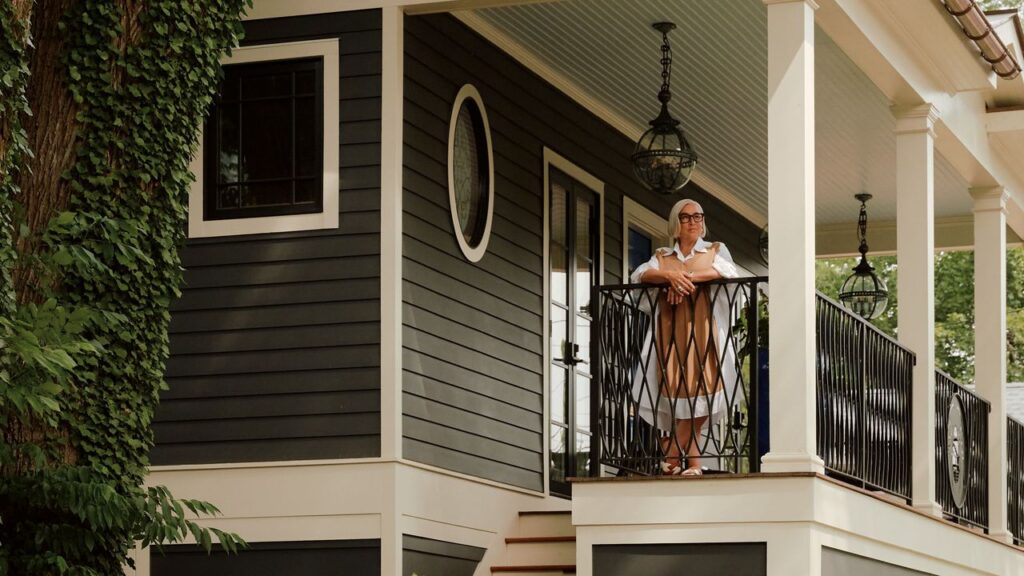 From Her Hotel-Inspired New Jersey Craftsman, This Event Planner Lives Her Best Eloise Life From Her Hotel-Inspired New Jersey Craftsman, This Event Planner Lives Her Best Eloise Life