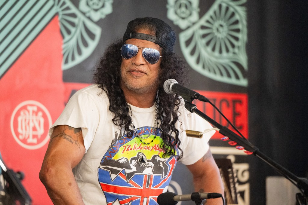 Guns N’ Roses Address Axl Rose’s Onstage Outburst in Buenos Aires Guns N’ Roses Address Axl Rose’s Onstage Outburst in Buenos Aires