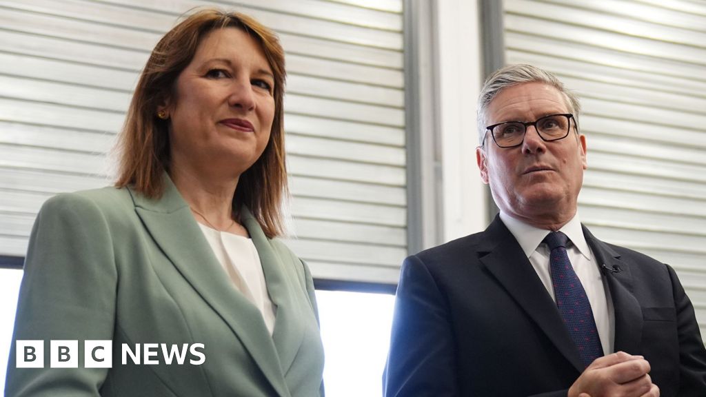 Letting agent apologises for ‘oversight’ on Reeves rental licence Letting agent apologises for 'oversight' on Reeves rental licence