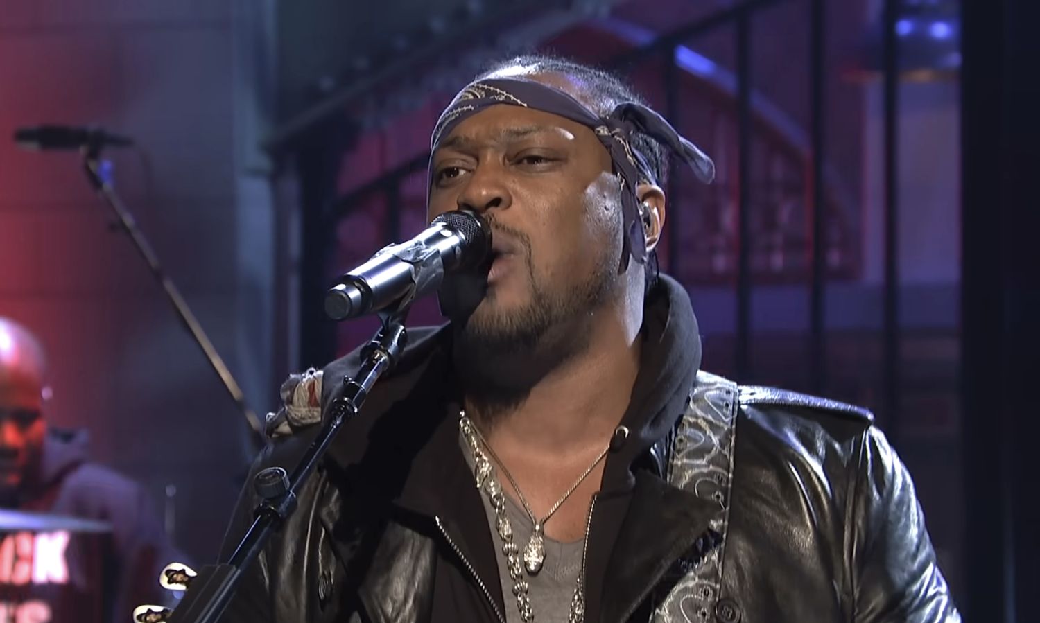 'SNL' fails to tribute D'Angelo after musical guest's death
