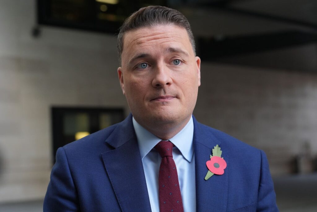 Streeting condemns Farage’s ‘deafening silence’ over ‘racist’ remarks from Reform MP Streeting condemns Farage’s ‘deafening silence’ over ‘racist’ remarks from Reform MP