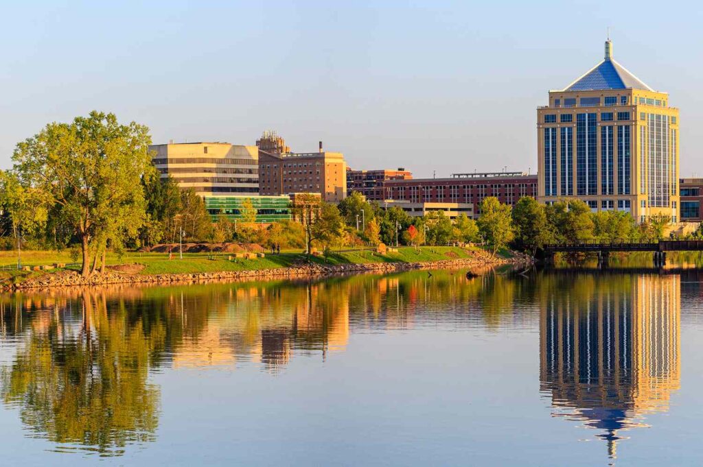 This City Was Ranked the Midwest’s Top Hidden Gem for Homebuyers Thanks to Its Affordability, Livability, and Outdoor Recreation