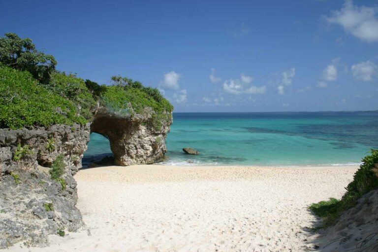 This Island Chain Is Known as the 'Caribbean of Asia'—With Coral Reefs, Crystal-clear Water, and Year-round Sunshine