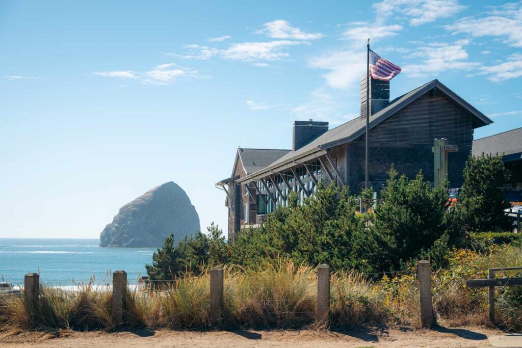 This Small U.S. Town Has a 240-foot Sand Dune You Can Climb This Small U.S. Town Has a 240-foot Sand Dune You Can Climb