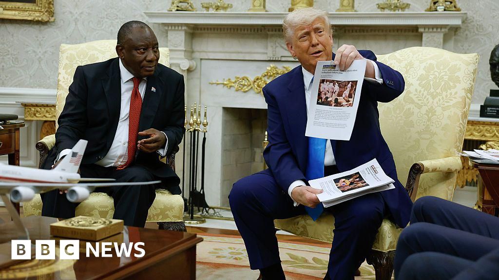 Trump sets refugee admissions cap for coming year at record low Trump sets refugee admissions cap for coming year at record low