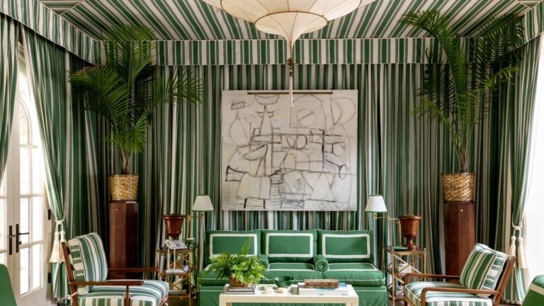 Va-Va-Voom Blooms Dazzle at the Flower Magazine 2025 Show House
