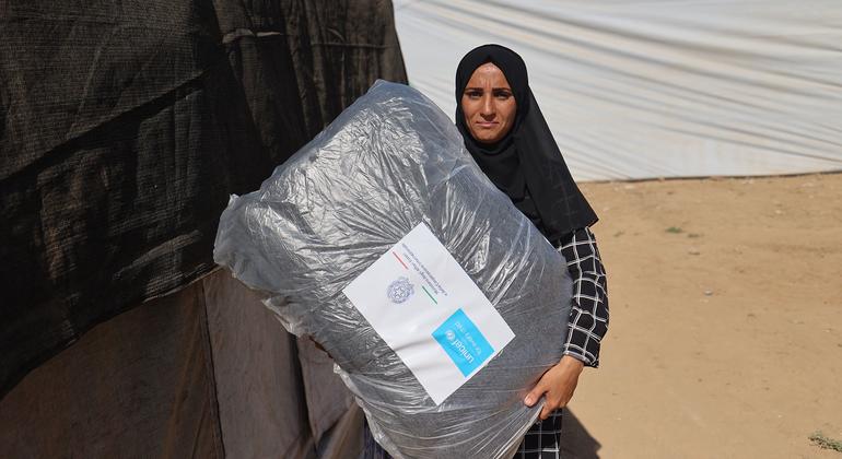 UN aid push continues across Gaza despite Israeli airstrikes UN aid push continues across Gaza despite Israeli airstrikes