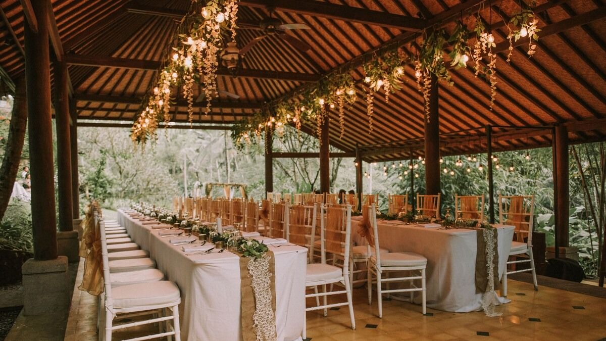 19 Scenic Airbnb Wedding Venues for All Kinds of Nuptials (2025)