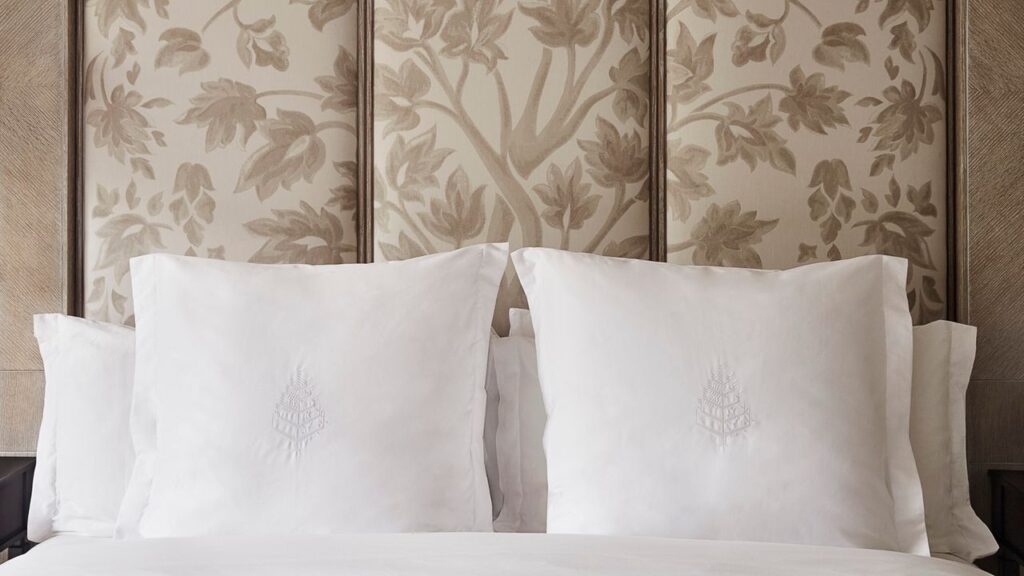 7 Best Hotel Pillows for a Five-Star Sleep Experience (2026)