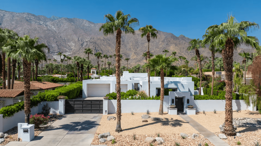 9 Airbnbs That Once Belonged to Legends Like Frank Sinatra, Elizabeth Taylor, and Jane Austen