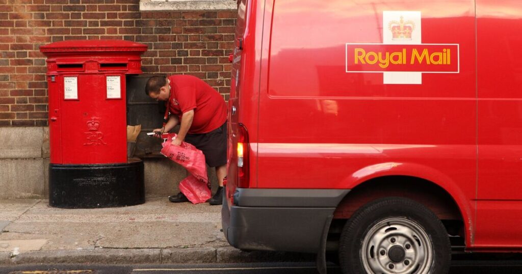 Fury as Royal Mail workers ‘hide parcels to meet delivery targets’ | UK | News