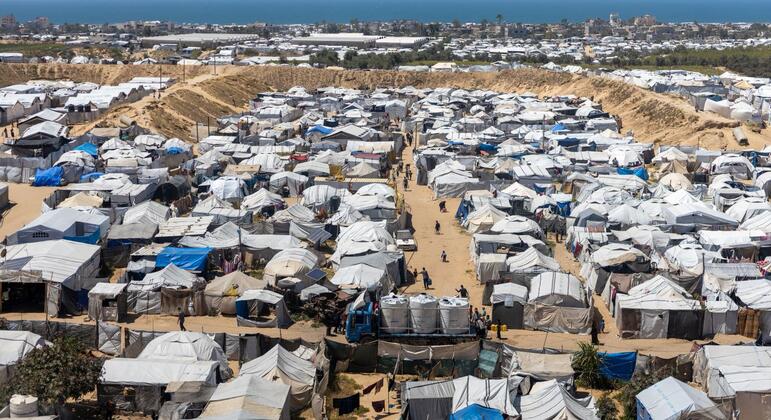 From Hormuz to Lebanon, crisis reverberates through trade routes, upending humanitarian networks