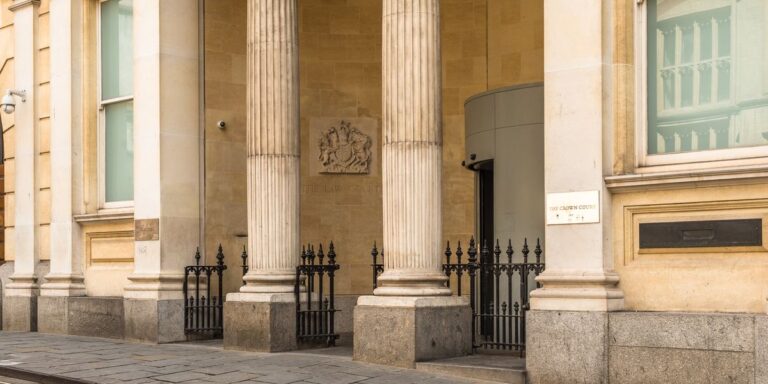 Hospital worker jailed for 'falling in love' with dangerous psychiatric patient