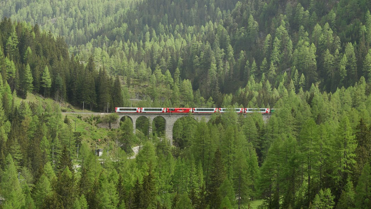 The Best Summer Train Trips in Europe for Golden-Era Glamour and Epic Views