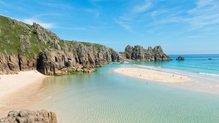 This Cornwall Beach Looks More Like the Caribbean Than England