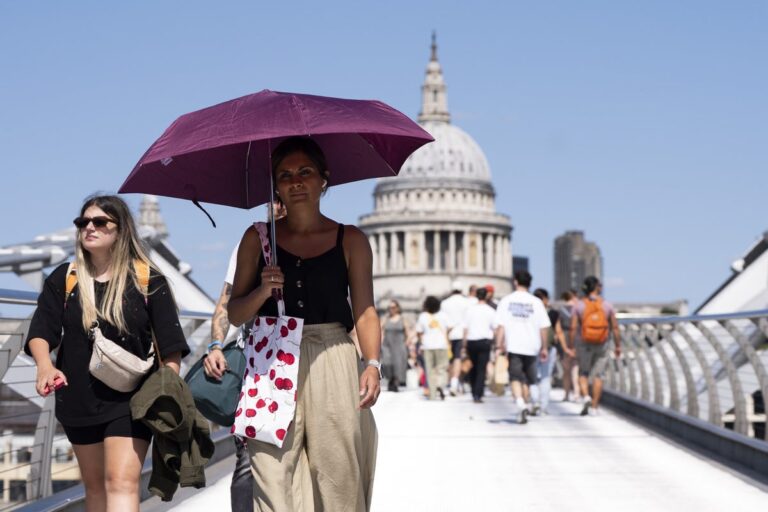 UK heat health alerts upgraded to amber as country braces for bank holiday heatwave