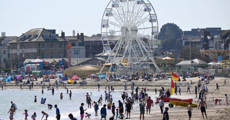 UK weather maps show 21 areas facing 32C heat surge in May - full list | Weather | News