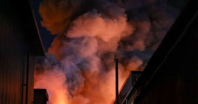 Cheetham Hill fire LIVE: 'Close windows and doors' warning as smoke engulfs area | UK | News