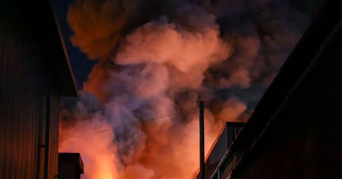 Cheetham Hill fire LIVE: 'Close windows and doors' warning as smoke engulfs area | UK | News