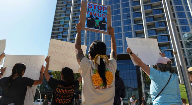 Deaths in US immigration custody must be investigated: UN rights chief