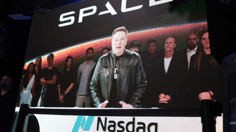 Elon Musk Becomes World's First Trillionaire After SpaceX IPO Opening