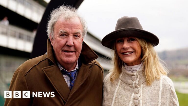 Jeremy Clarkson reveals cancer diagnosis in show