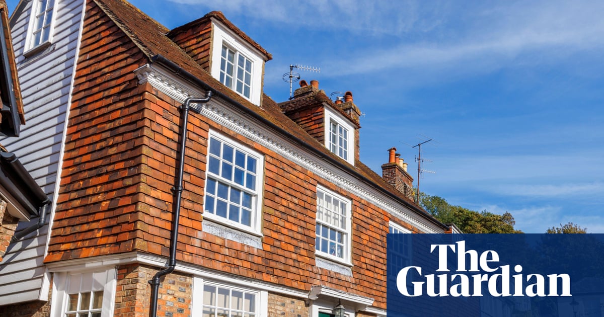 UK house prices fall for first time this year amid rising mortgage rates