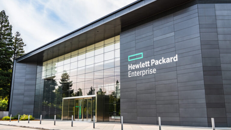 A picture of Hewlett Packard Enterprise (HPE) corporate headquarters located in Silicon Valley.