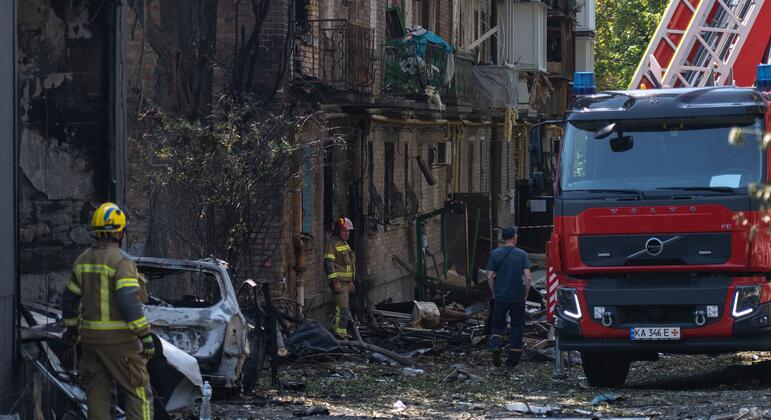 Attacks ‘getting worse’: Deadly Russian strikes hit Ukrainian cities