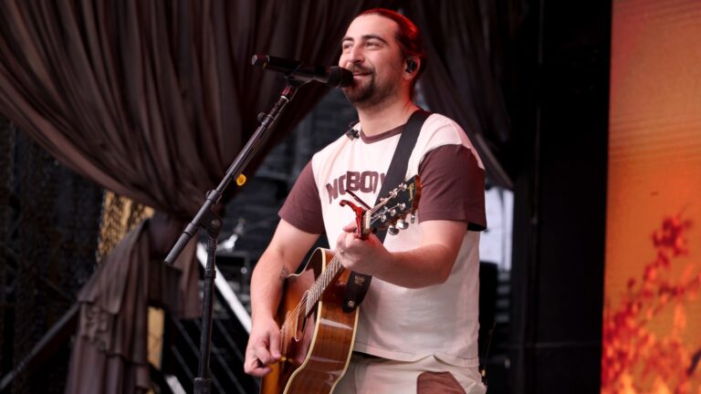Noah Kahan, Dropkick Murphys Push for Anti-Scalping Ticket Bill