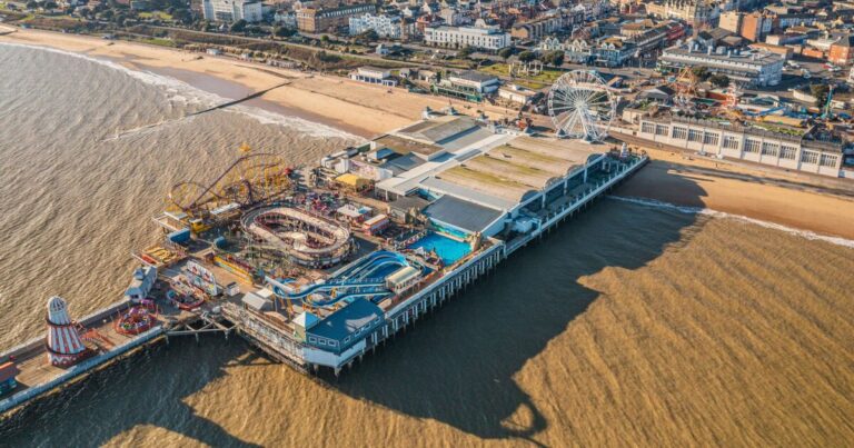 Three rushed to hospital after Essex sea rescue as heatwave grips UK | UK | News