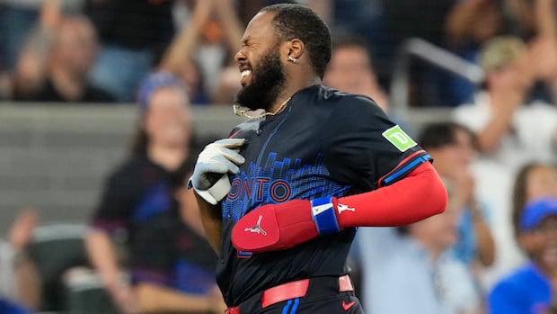 Vladimir Guerrero Jr. exits Blue Jays game after base-running collision