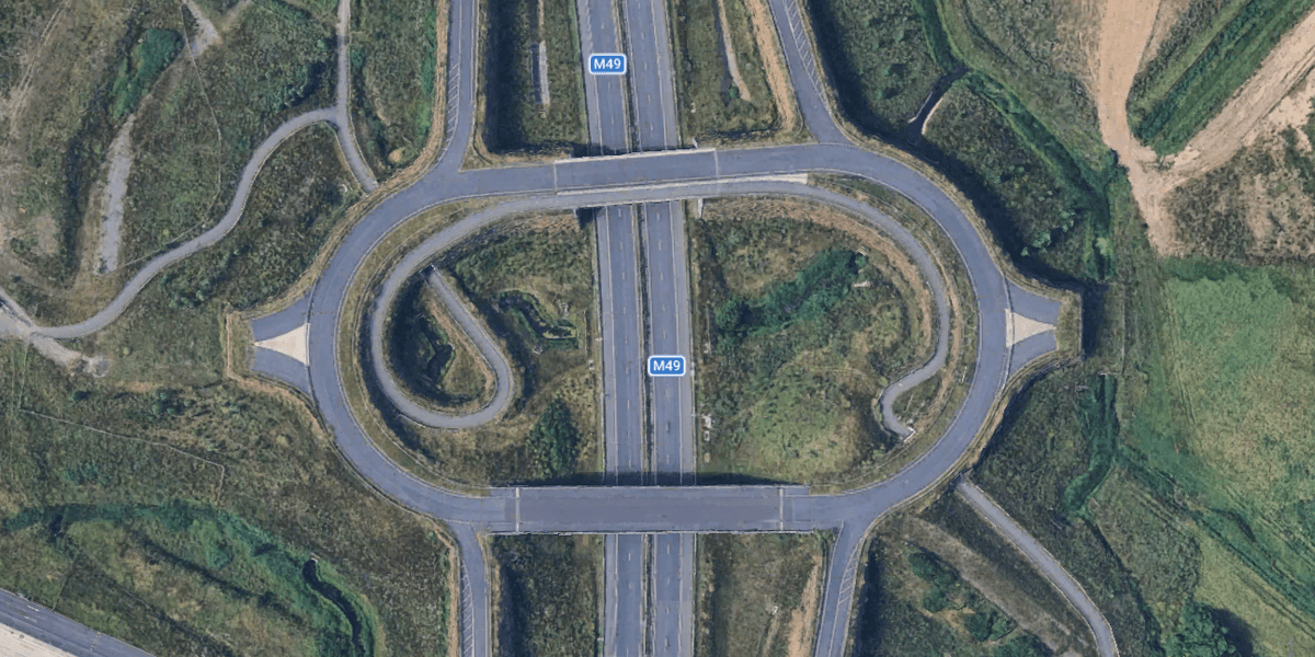 Bristol: Motorway 'ghost junction' has cracks and other defects