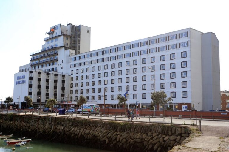 Folkestone hotel fire: Hundreds evacuated after major blaze breaks out at Grand Burstin Hotel