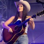 Kacey Musgraves Covers Dolly Parton’s '9 to 5' During MSG Show