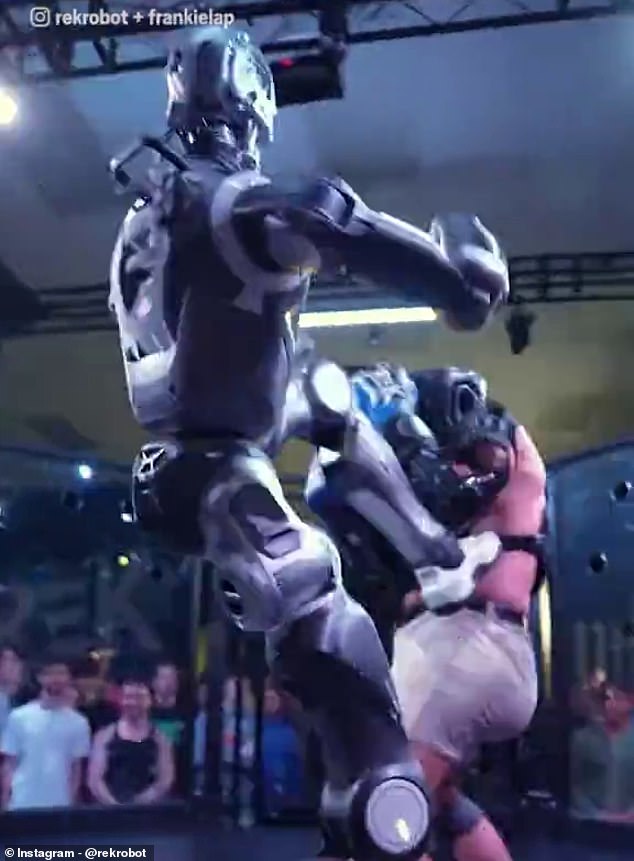 Influencer Frankie Lapenna stepped into the ring last Friday to take on a 6ft-tall humanoid robot with a worrying resemblance to the Terminator