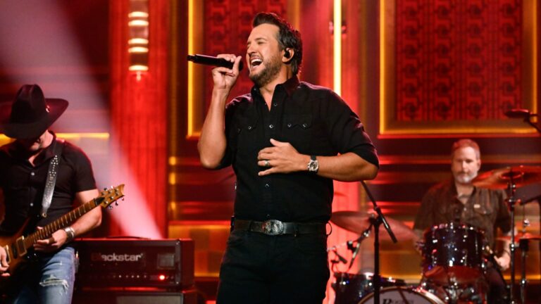 Watch Luke Bryan Showcase 'Signs' on 'Fallon'